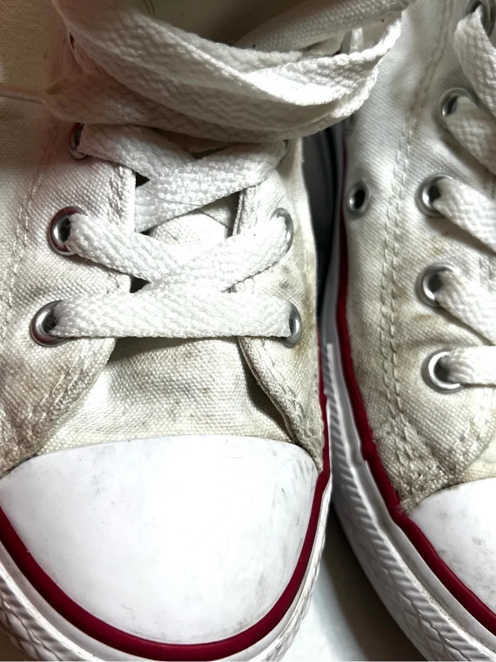Converse Chuck Taylor White High Tops Kids Size 2.5